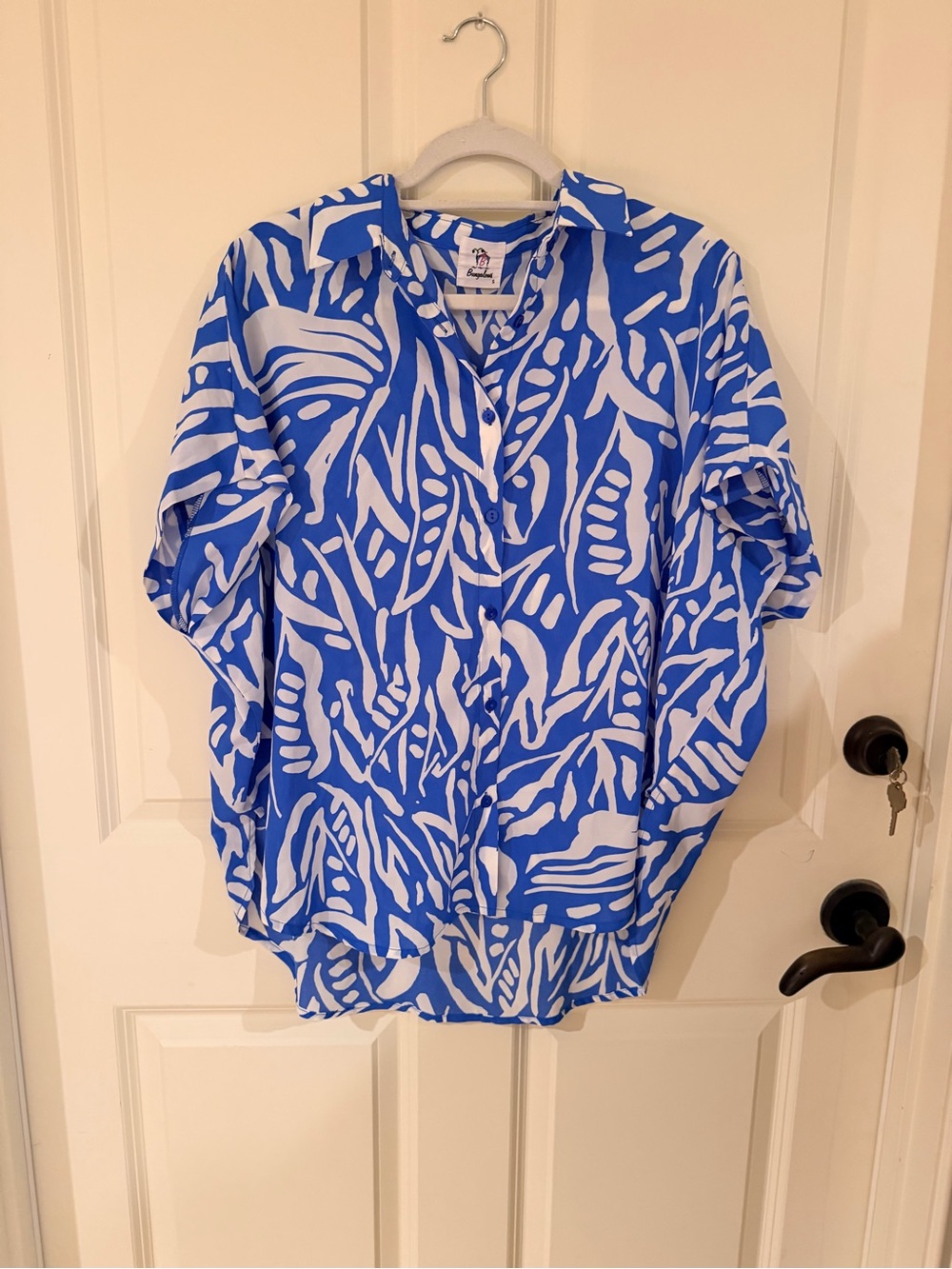 Bungalows Women Blue and White Abstract Print Button-Up Shirt
